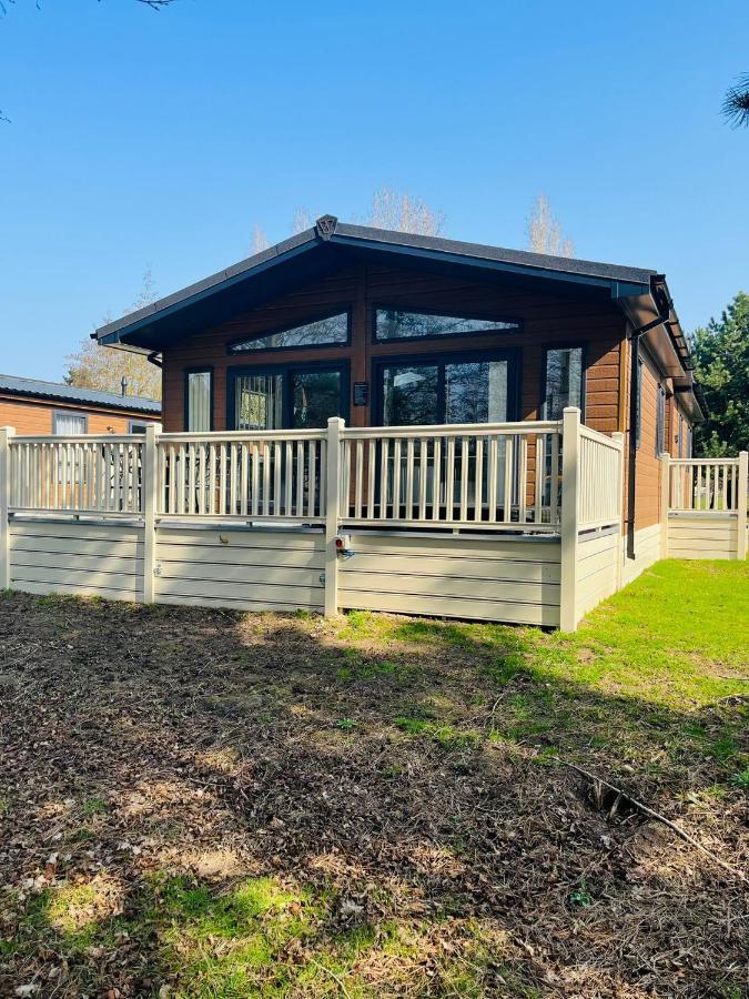 Brackencroft Lodge With Hot Tub York Bagian luar foto