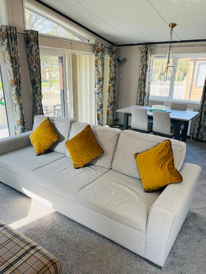 Brackencroft Lodge With Hot Tub York Bagian luar foto